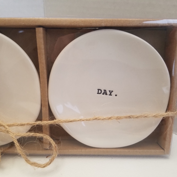 Rae Dunn SLAY ALL DAY Dessert Dish Plates 4.5" Gift Set New - Picture 4 of 8